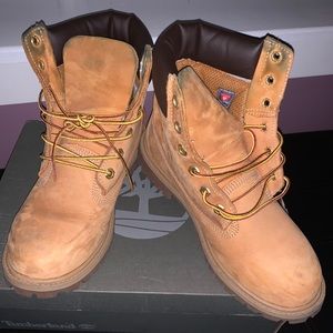 Worn Youth Construction style Timberland size 6.5